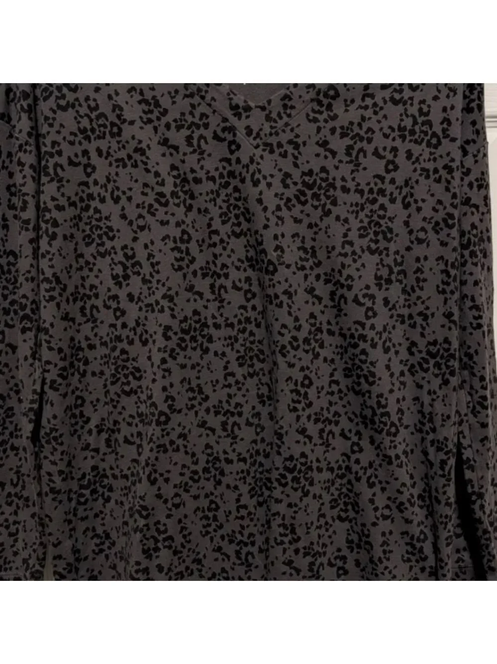 J. Jill Supima Cotton V-Neck Tunic Dark Gray Animal Print Small